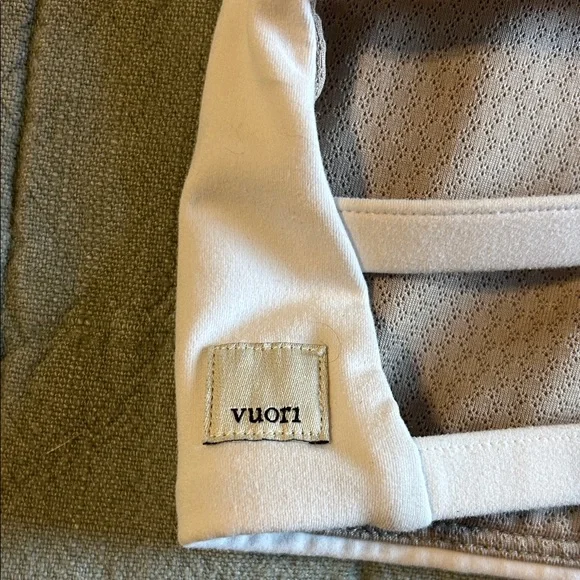 Vuori white Yosemite sports bra - Picture 3 of 4